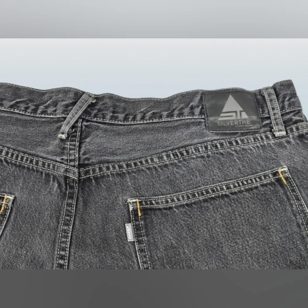 Vintage Levi's Silver‎ Tab Men's 40x32 Relaxed Fit Baggy Jeans in Charcoal